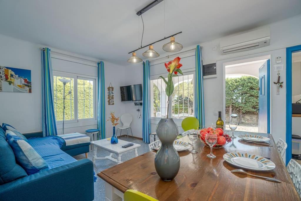 Villa Mb1-House With Big Garden ,Swimming-Pool, & Barbacue In Roses Esterno foto