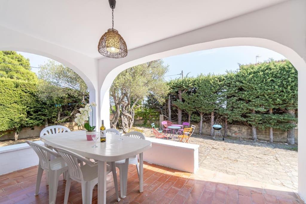 Villa Mb1-House With Big Garden ,Swimming-Pool, & Barbacue In Roses Esterno foto
