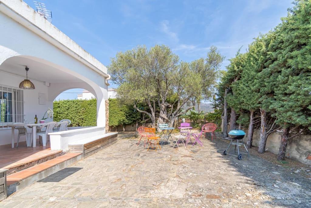 Villa Mb1-House With Big Garden ,Swimming-Pool, & Barbacue In Roses Esterno foto