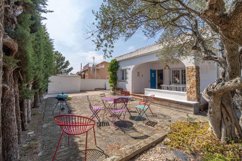 Villa Mb1-House With Big Garden ,Swimming-Pool, & Barbacue In Roses Esterno foto